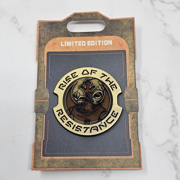 DISNEY STAR WARS GALAXY'S EDGE RISE OF THE RESISTANCE PIN LIMITED EDITION - Picture 1 of 2